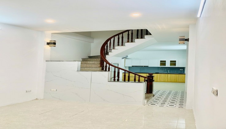 Bán nhà Khuyến Lương, Hoàng Mai 4 tầng, 37m2, 4 ngủ, đủ công năng, vị trí trung tâm, dân sinh
